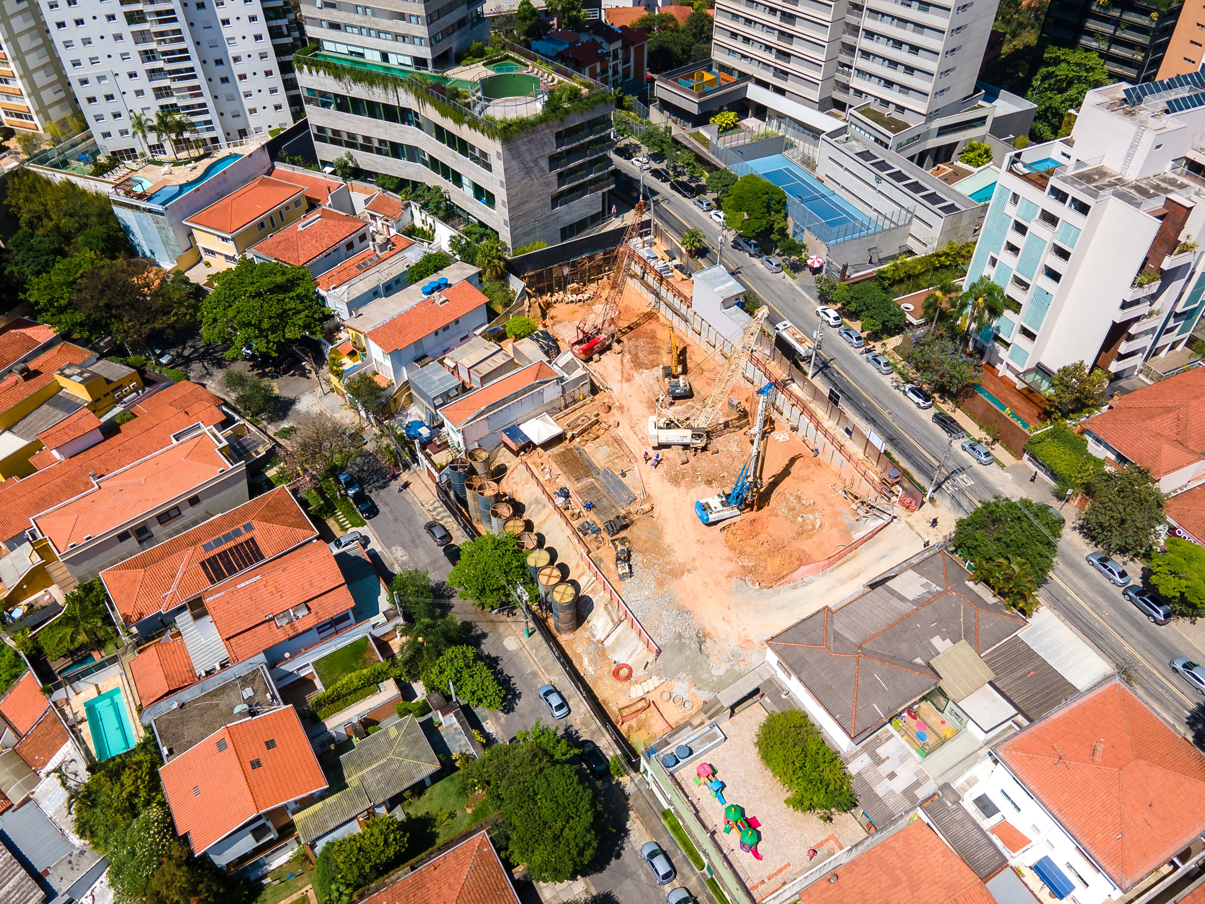 Imagem da obra em andamento